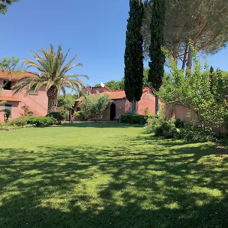 Tenuta De Fanti مزرعة للإقامة *